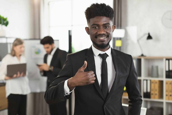 Découvrez les profils influents sur Le magazine Who's Who Africa